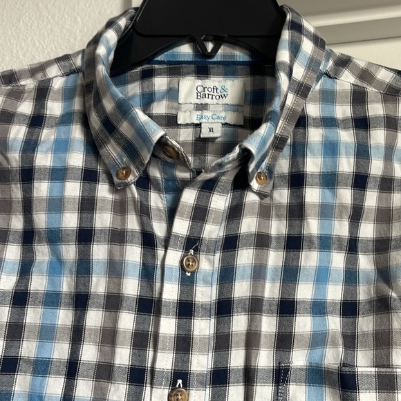 Men’s Croft & Barrow long sleeve button down - Picture 2 of 3